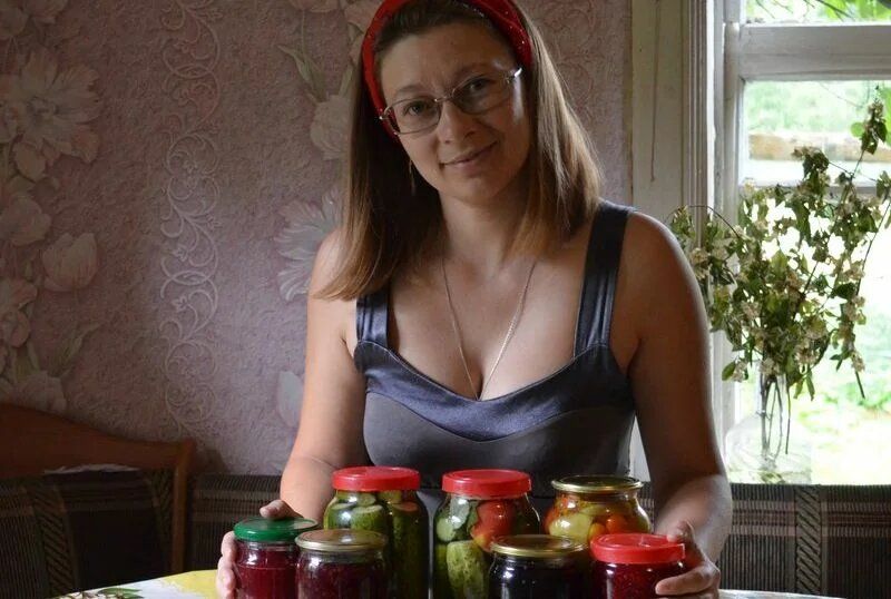 Томаты в собственном соку на зиму: спокойное объяснение простого рецепта