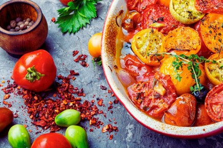 Запеченные помидоры: настоящая южная закуска за 30 минут