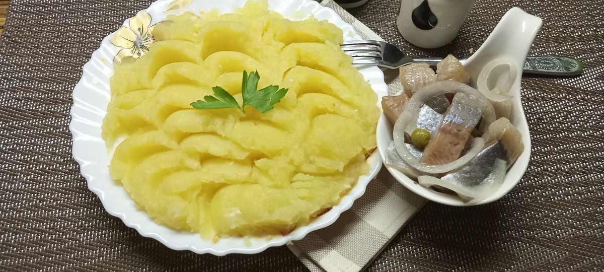 Необычное сочетание: картофельное пюре с топленым молоком