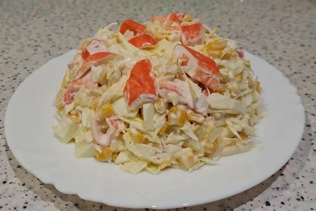 Крабовый салат без риса: легкость и вкус в каждой ложке