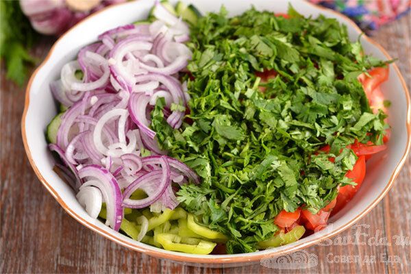 Овощной салат по-грузински: яркие вкусы и быстрый рецепт