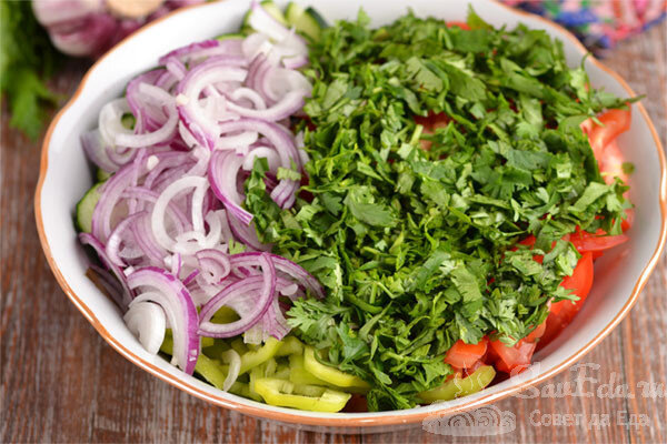 Овощной салат по-грузински: яркие вкусы и быстрый рецепт