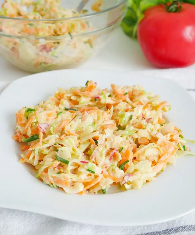 Витаминный салат, привлекающий внимание