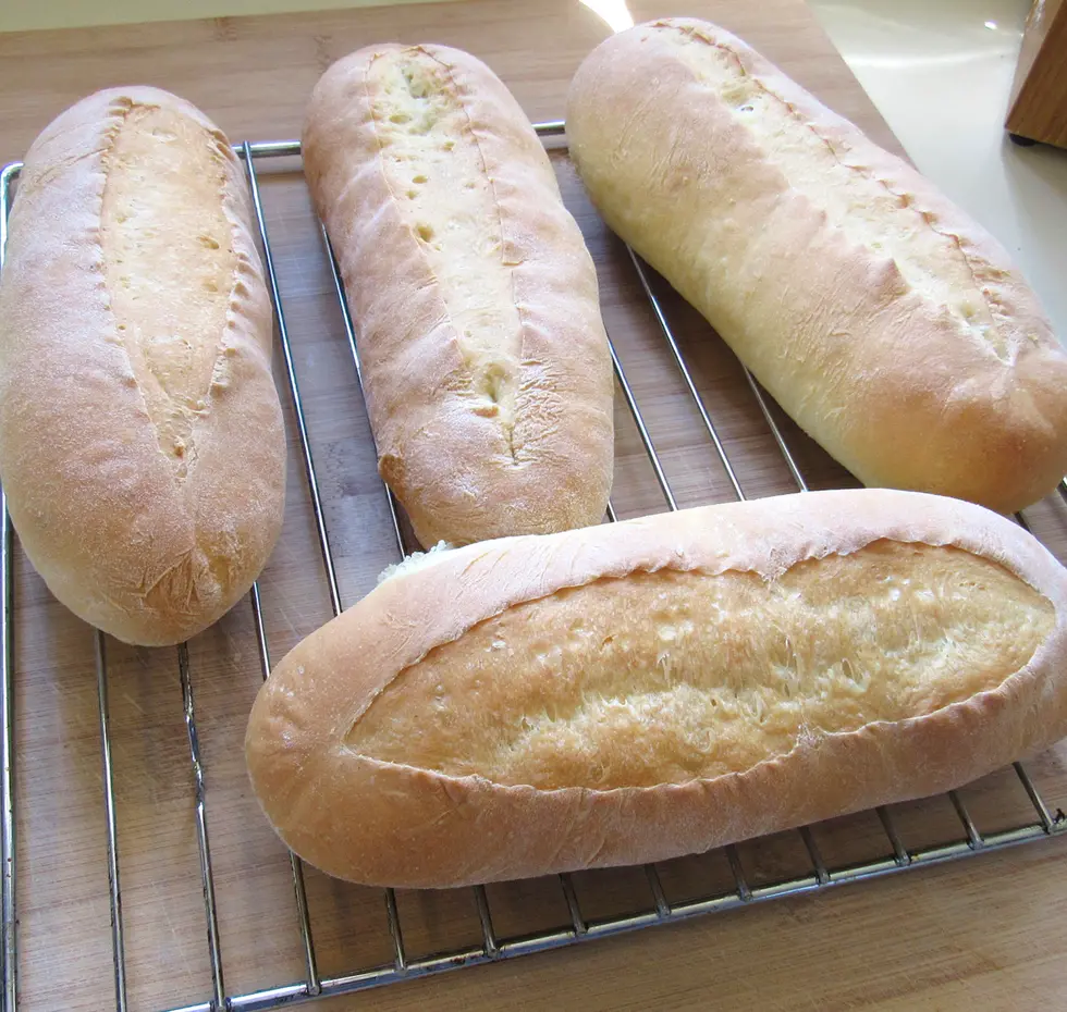 Как легко испечь домашние батоны: секреты от профессионала