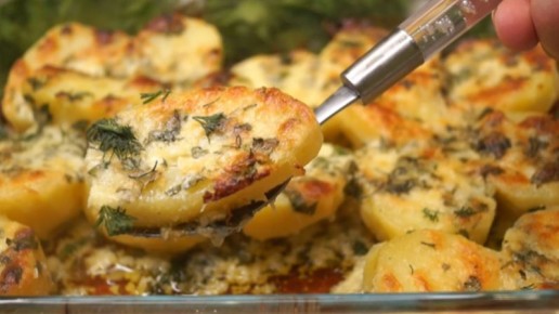 Картофель с чесноком и сырной корочкой