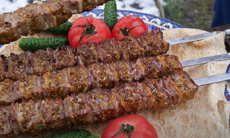 Секреты необычного узбекского шашлыка с армянским акцентом