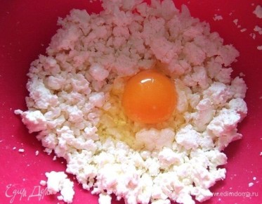 Веселый банановый десерт: ленивые вареники для быстрого завтрака