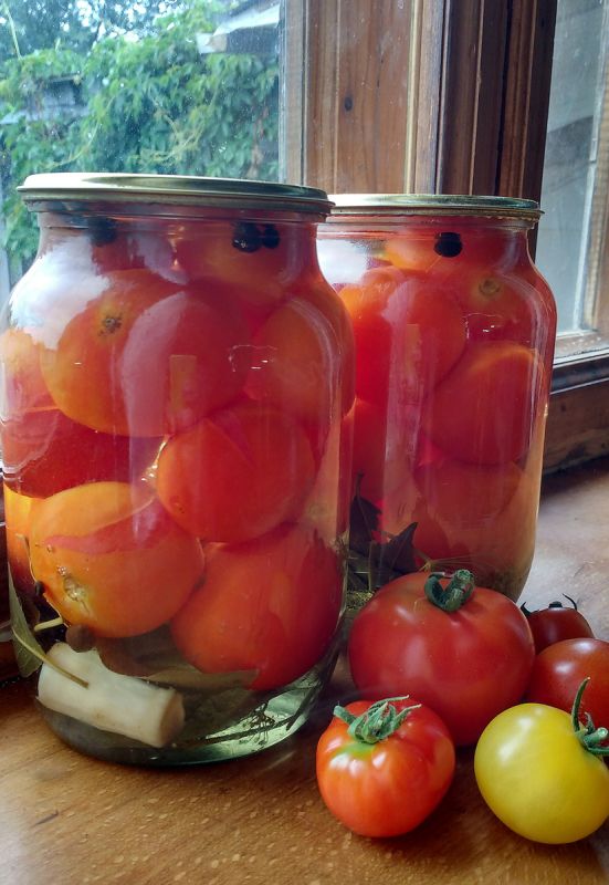 Маринованные помидоры на зиму: пикантный рецепт для гурманов