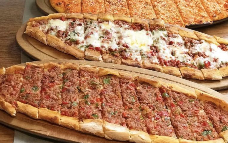 Турецкая пицца пидэ: как приготовить шедевр из теста и начинок