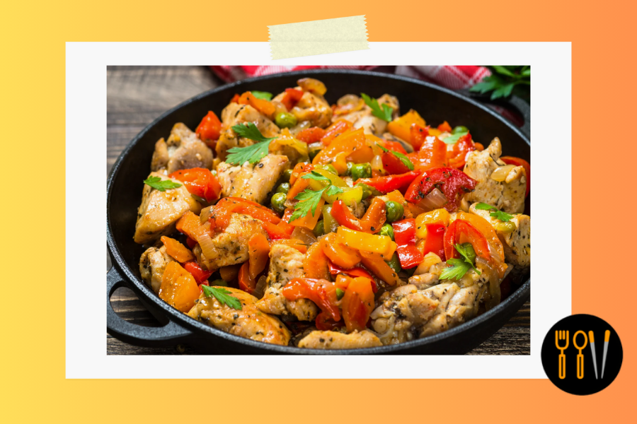 Ужин за 30 минут: легкий рецепт овощного жаркого с уникальным соусом
