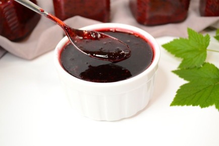 Сохраните черную смородину на зиму: легкий способ без варки