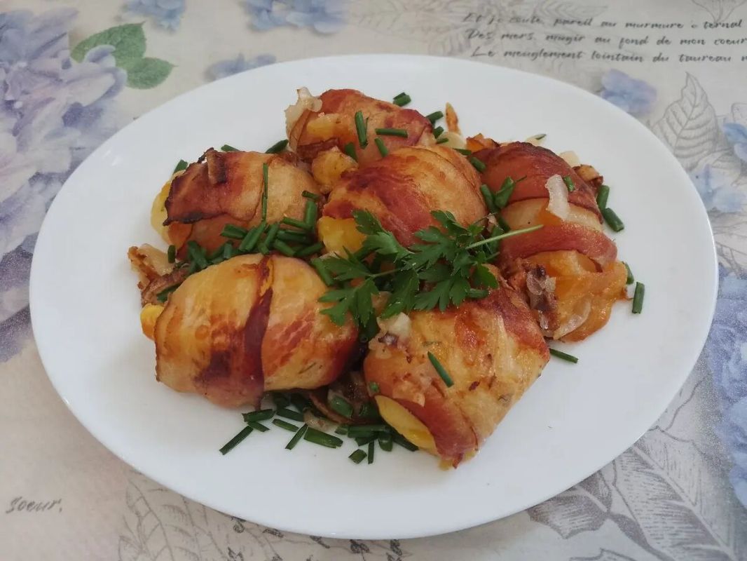 Картофель с сыром и беконом: восхитительное запеченное угощение