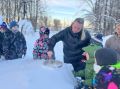 Юные повара Пролетарского осваивают мороженое на снегу