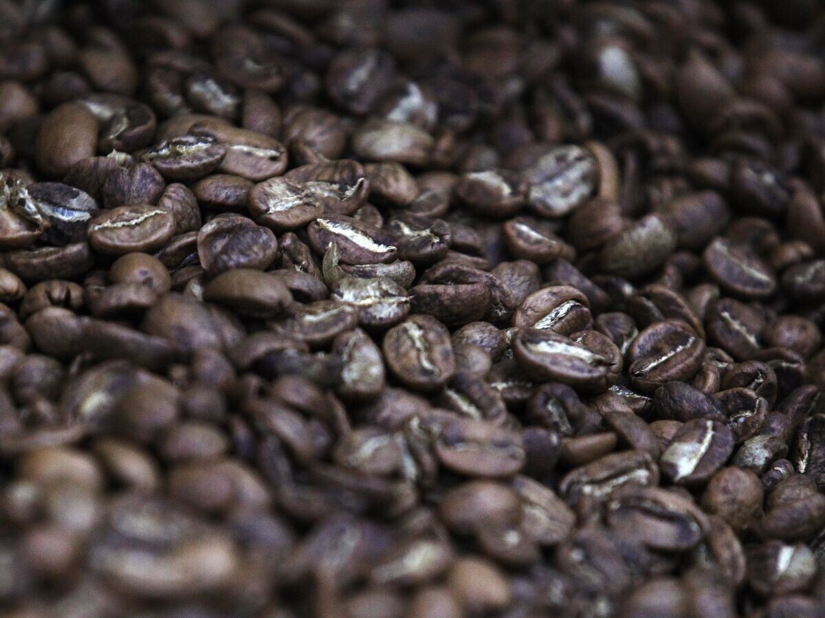 Экспорт кофе из Бразилии упал на 21%: причины и последствия