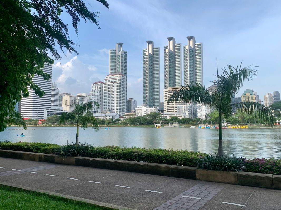 Бангкок: Город контрастов и кулинарных откровений