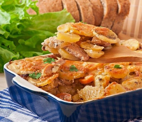 Мясная запеканка с грибами и картофелем