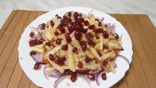 Погрузитесь в мир вкуса: оригинальные салаты с хурмой, которые стоит попробовать