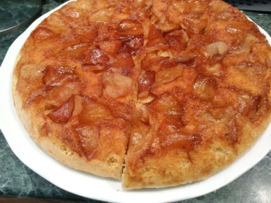 Яблочный пирог за 15 минут: быстро и вкусно на сковороде