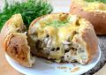 Нежный жюльен в булочках, который покорит вас с первого укуса