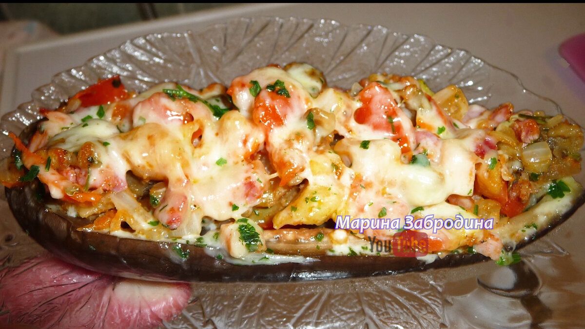 Лодочки из баклажанов с мясом и овощами