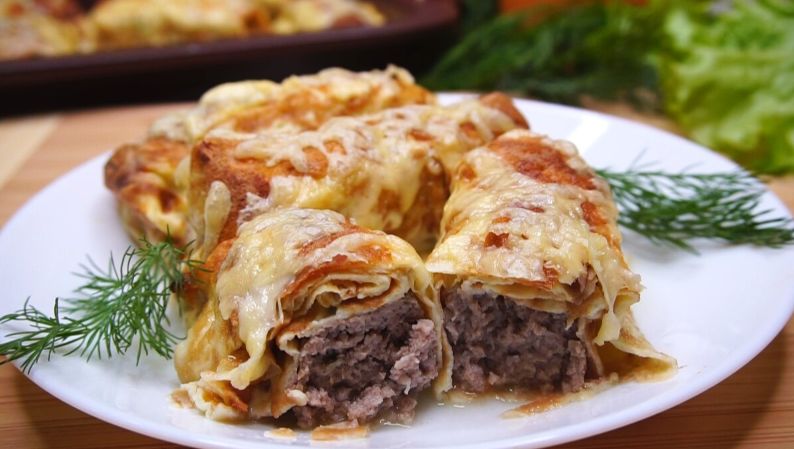 Необычные рулетики из яичных блинчиков с мясом, которые порадуют вашу семью